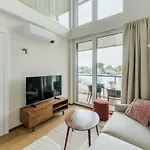 Penthouse Lighthouse Surfingbird Apartman *