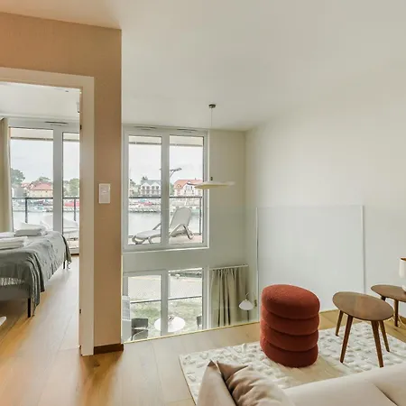 Penthouse Lighthouse Surfingbird *