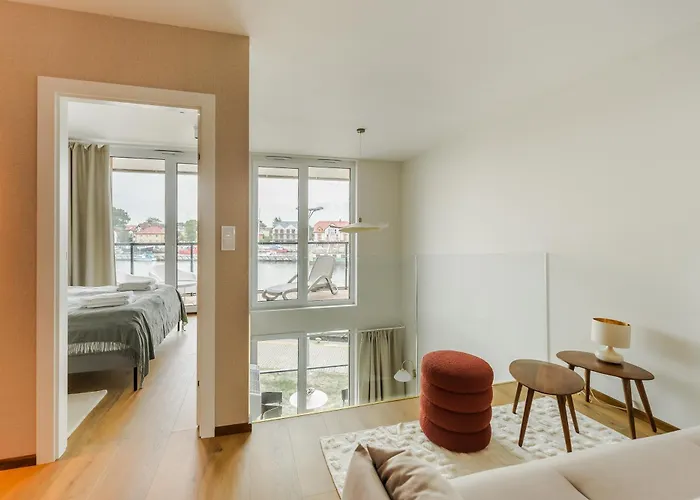 Penthouse Lighthouse Surfingbird *