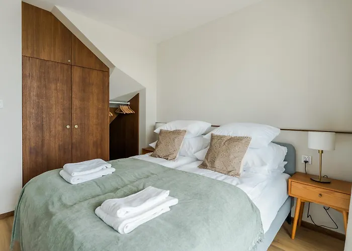 Penthouse Lighthouse Surfingbird *