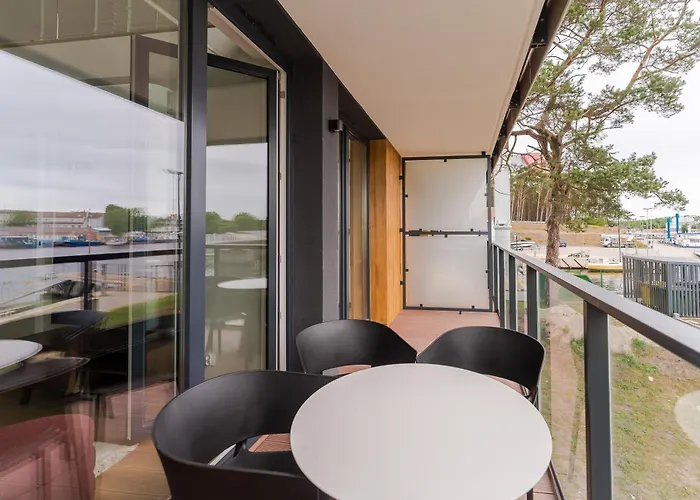 Penthouse Lighthouse Surfingbird *